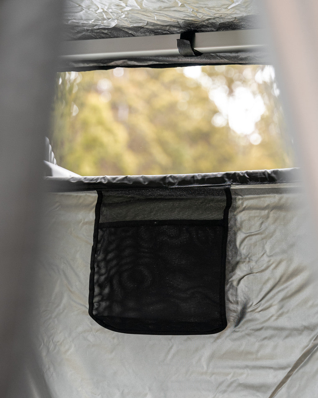 Rugged 4x4 Car Mounted Shower Tent